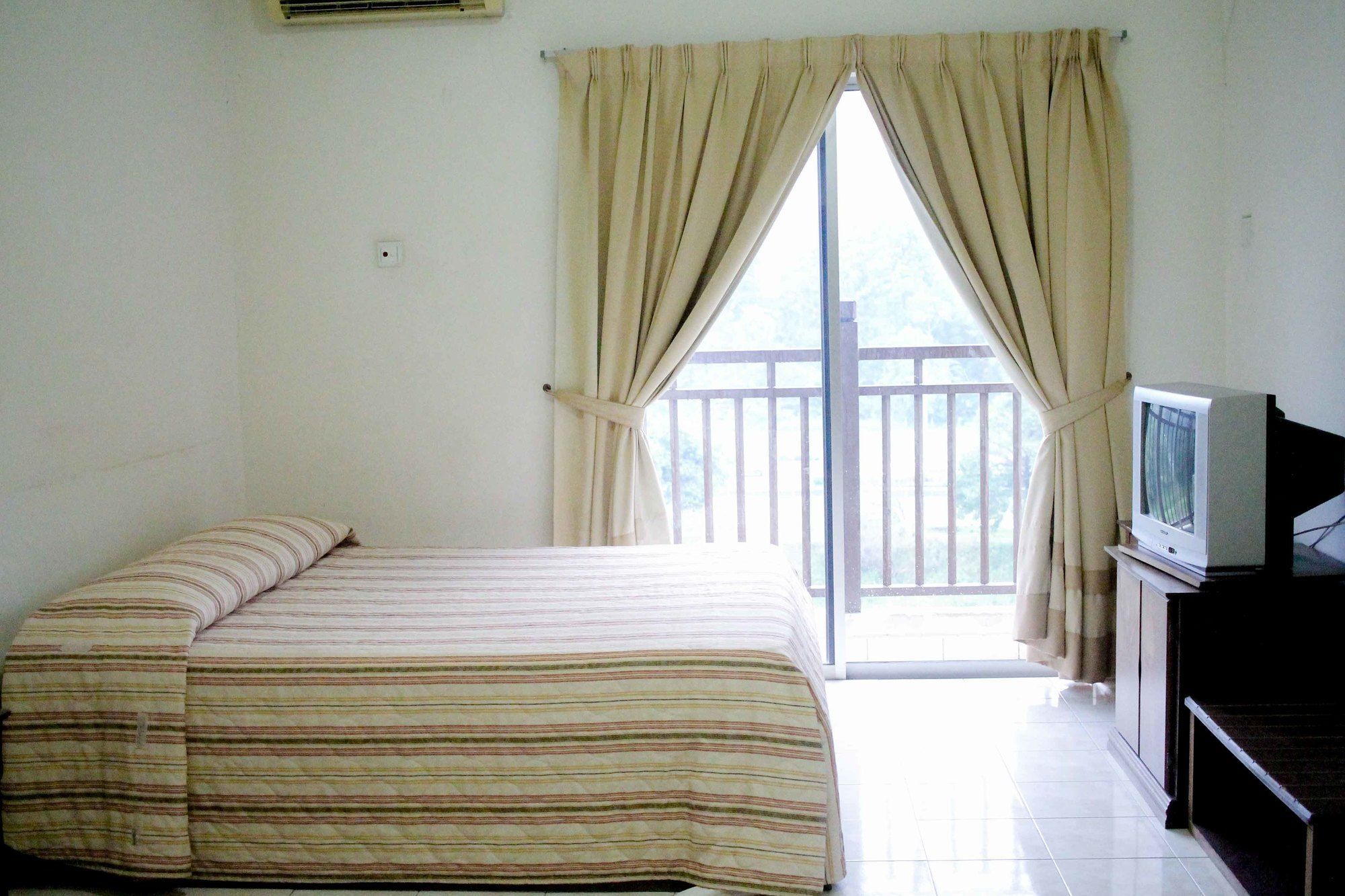 Suria Service Apartment-Hotel Bukit Merah Zewnętrze zdjęcie